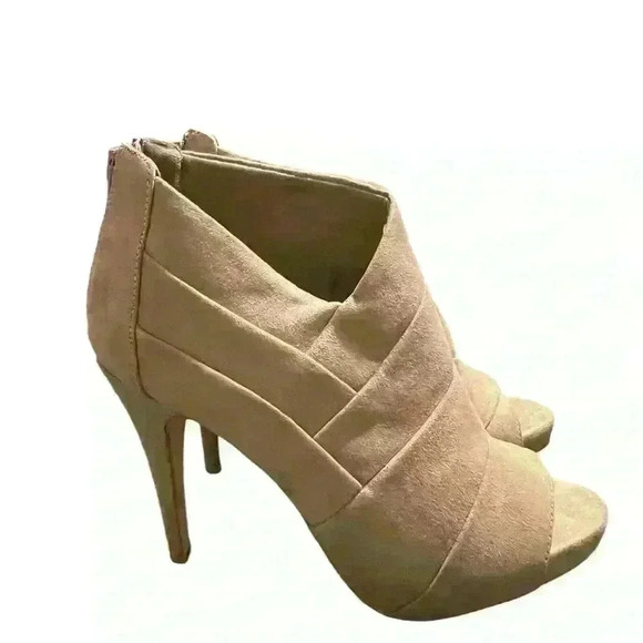Fergalicous by Fergie Peep Toe Boots 9.5 - Picture 1 of 10